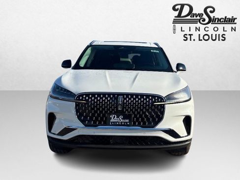 New 2026 Lincoln Aviator AWD image 2