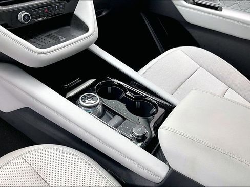 Certified 2025 Ford Explorer Platinum w/ LUX Leather Package AWD/4WD image 15