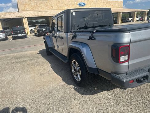 Used 2021 Jeep Gladiator Sport AWD/4WD image 3