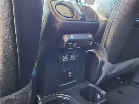 Used 2020 Jeep Gladiator Overland image 25
