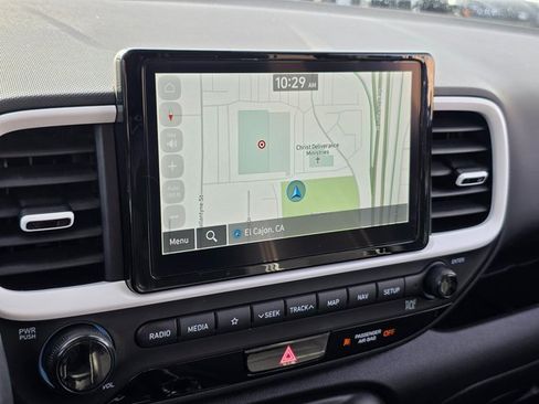 Certified 2022 Hyundai Venue Limited w/ Cargo Package image 25