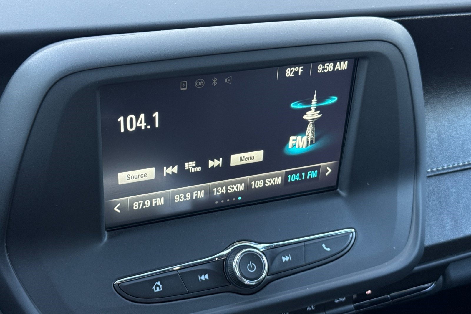 Used 2016 Chevrolet Camaro LT RWD image 21
