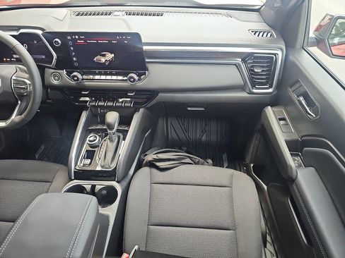 New 2025 GMC Canyon Elevation w/ Convenience Package image 17