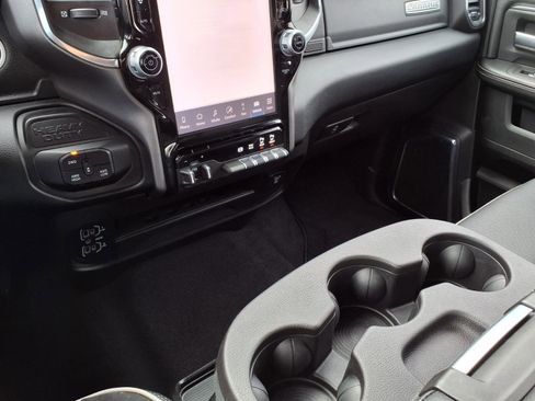 Used 2026 RAM 2500 Laramie AWD/4WD image 25