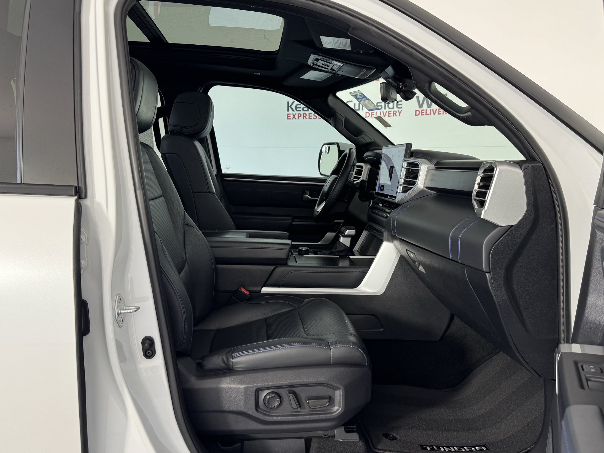 Used 2024 Toyota Tundra Platinum AWD/4WD image 21