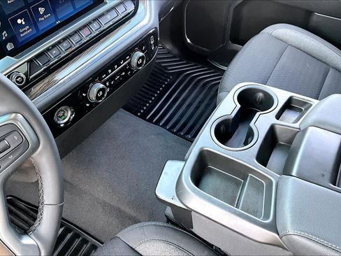 Used 2023 Chevrolet Silverado 1500 LT AWD/4WD image 17
