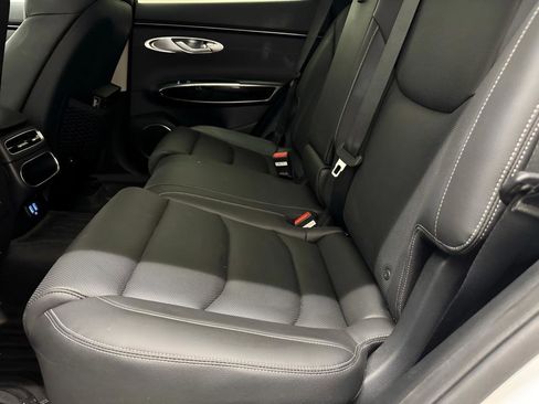 Used 2024 Genesis GV70 2.5T AWD/4WD image 16