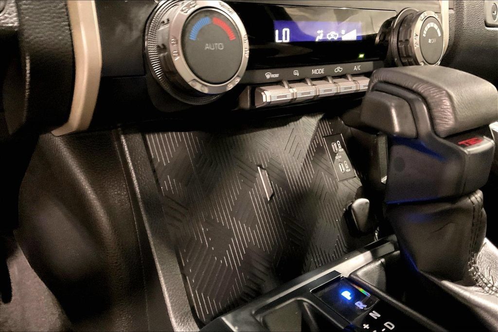 Used 2025 Toyota Tacoma TRD Sport RWD image 28