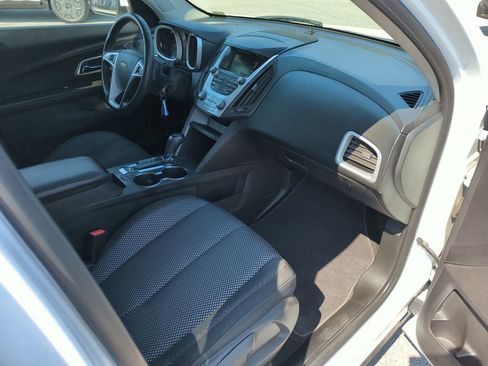 Used 2017 Chevrolet Equinox LT w/ Convenience Package image 33