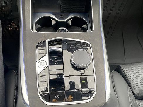 Used 2025 BMW X7 xDrive40i image 19