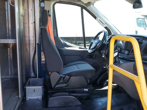 Used 2022 Ford Transit 350 DRW RWD image 32