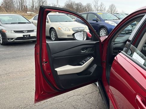 Used 2023 Honda Accord Touring image 11