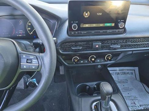 Used 2023 Honda HR-V LX image 40