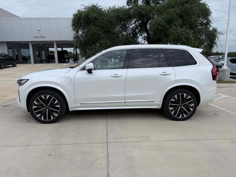 Certified 2025 Volvo XC90 T8 Plus w/ Protection Package Premier AWD/4WD image 3