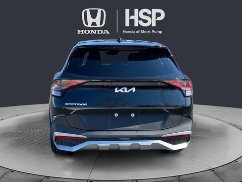Used 2023 Kia Sportage EX image 4