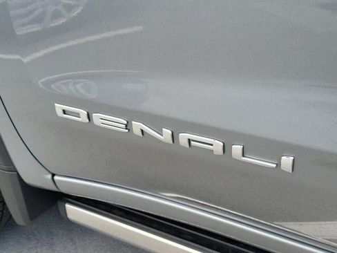 Used 2024 GMC Sierra 1500 Denali Ultimate AWD/4WD image 11