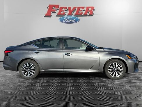 Used 2024 Nissan Altima 2.5 SV FWD image 6