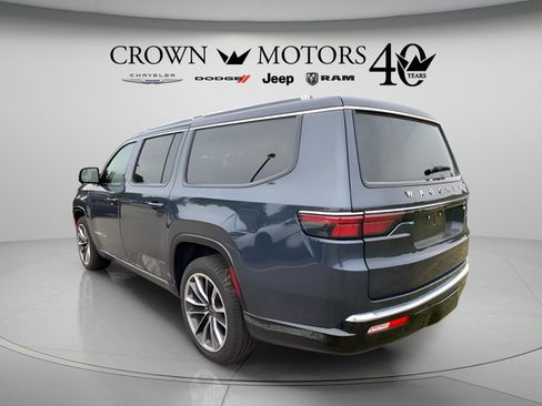 Used 2024 Jeep Wagoneer L Series III w/ Premium Group I AWD/4WD image 10
