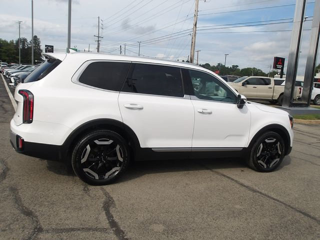 Used 2024 Kia Telluride EX w/ EX Captain's Chair Package AWD/4WD image 8