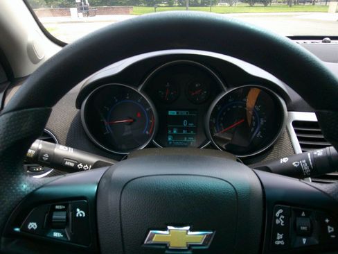 Used 2015 Chevrolet Cruze LT FWD image 49