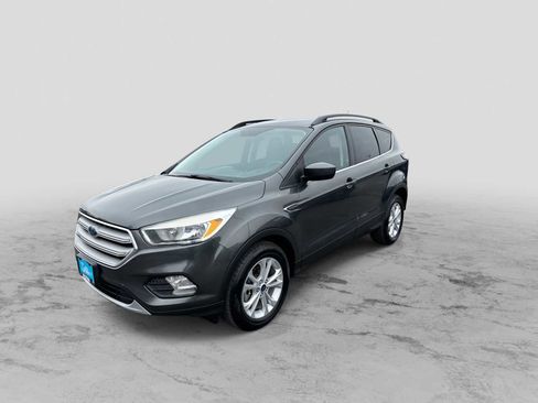 Used 2018 Ford Escape SE image 4
