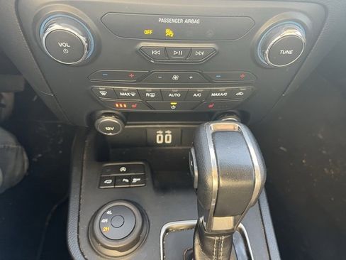 Used 2021 Ford Ranger Lariat w/ Equipment Group 501A High image 11