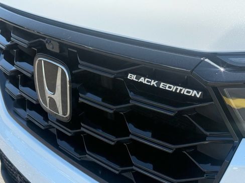 Used 2025 Honda Pilot Black Edition image 31