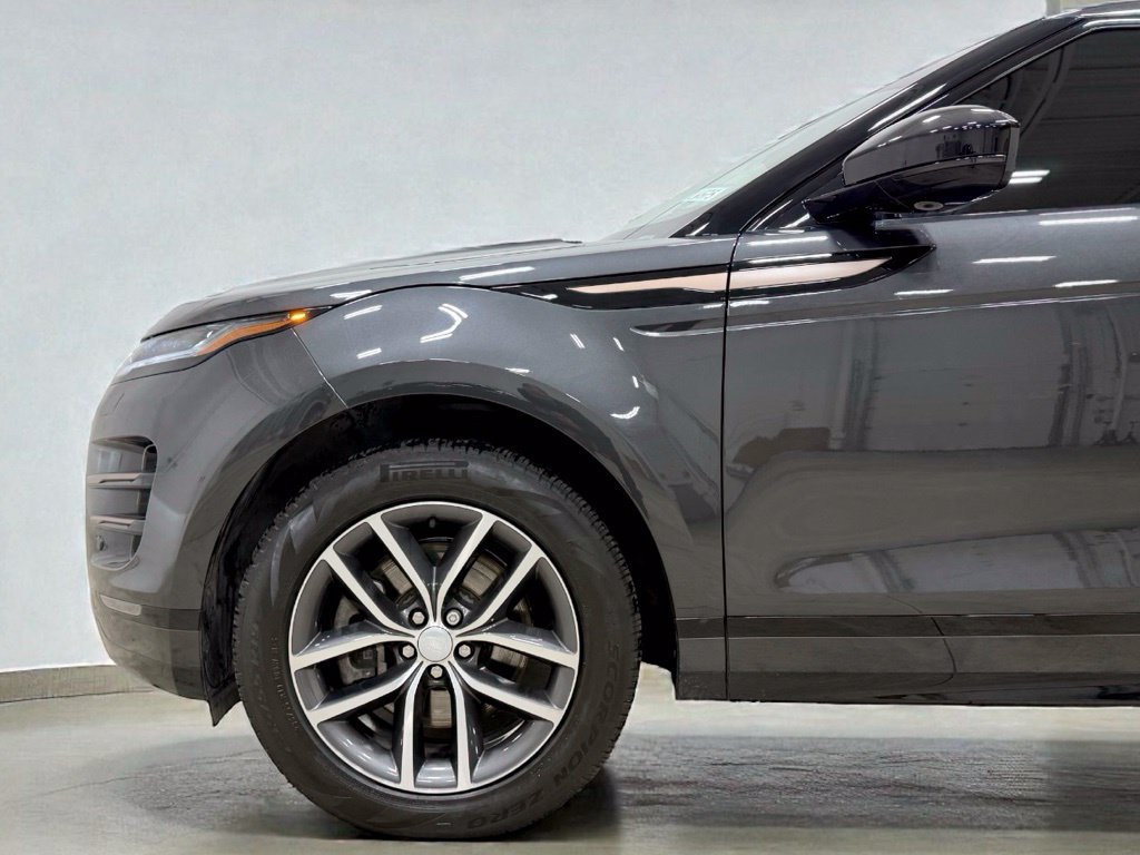 Used 2024 Land Rover Range Rover Evoque Dynamic SE AWD/4WD image 3