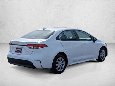 Used 2023 Toyota Corolla LE FWD image 5