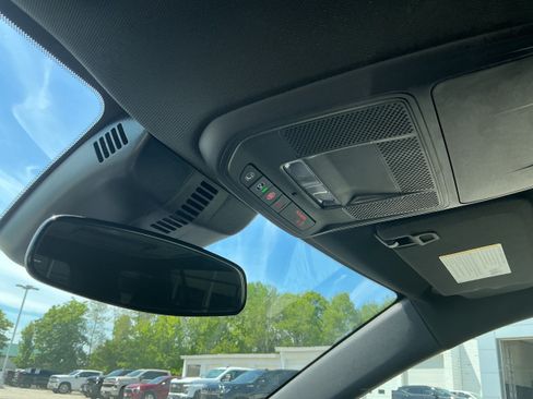 Certified 2025 Chevrolet Traverse LT AWD/4WD image 9