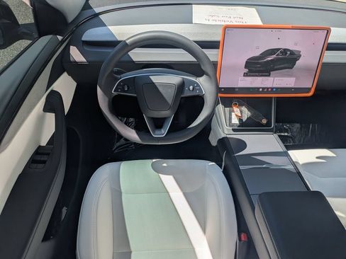 Used 2026 Tesla Model Y 2WD image 28