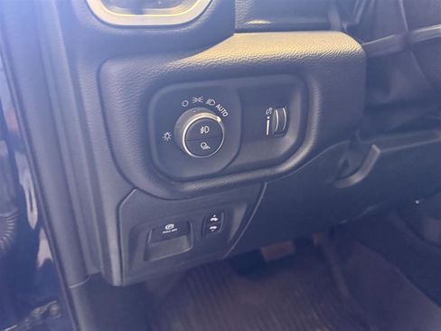 Used 2022 RAM 1500 Big Horn AWD/4WD image 17