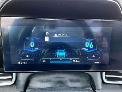 Used 2025 Hyundai Elantra SEL image 18