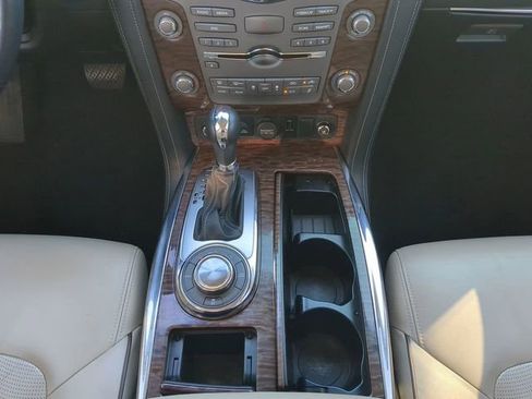 Used 2018 Nissan Armada Platinum image 23