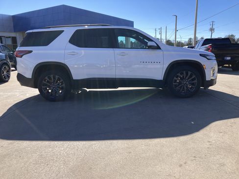 Used 2022 Chevrolet Traverse RS image 5