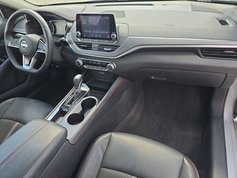 Certified 2025 Nissan Altima 2.5 SR image 11