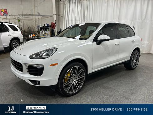 Used 2017 Porsche Cayenne AWD/4WD image 4