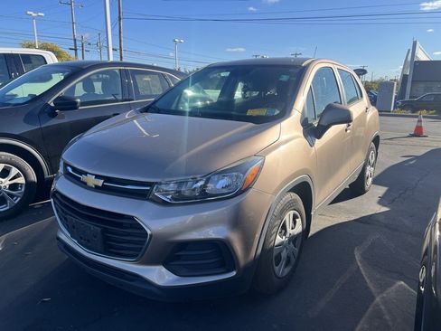 Used 2018 Chevrolet Trax LS w/ LPO, Protection Package image 4