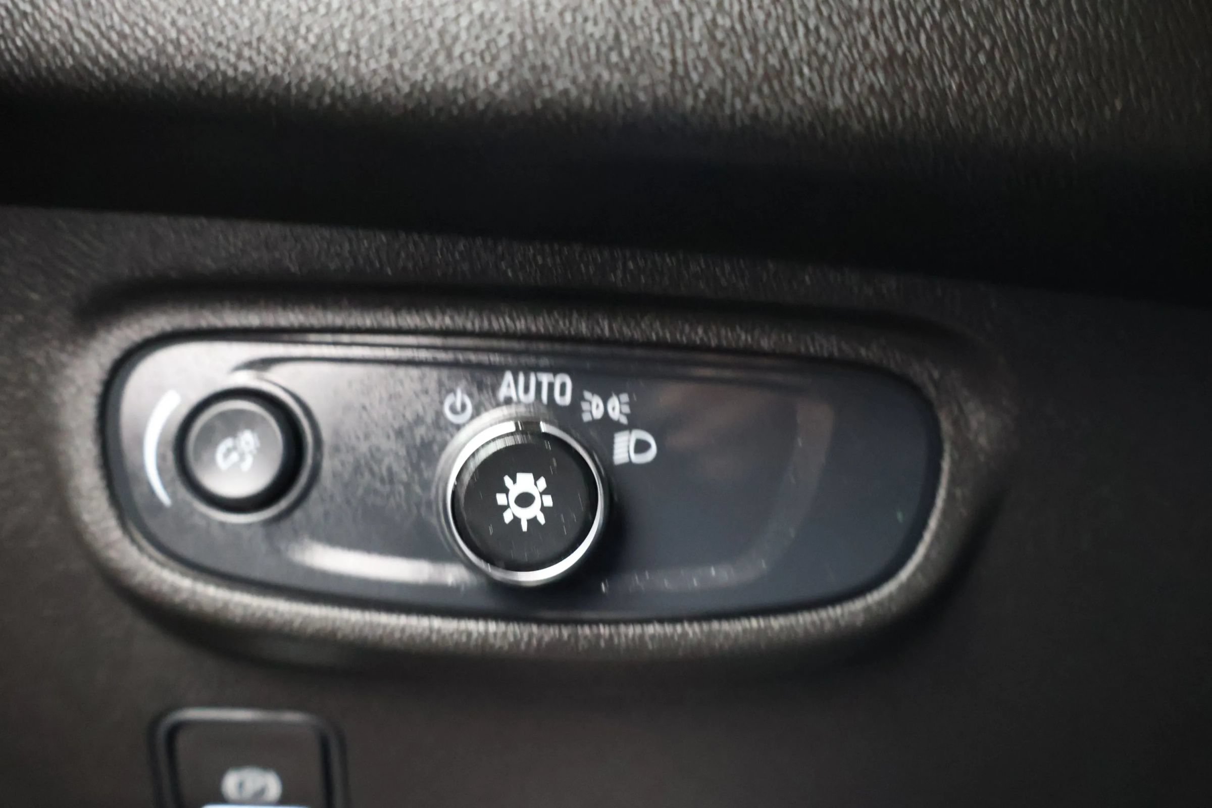 Used 2024 GMC Terrain SLE AWD/4WD image 20