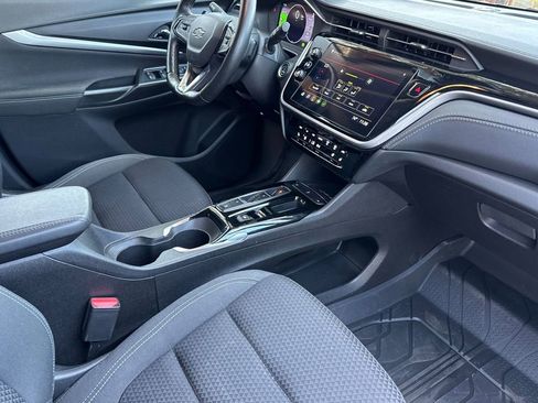 Certified 2023 Chevrolet Bolt EUV LT w/ Comfort Package FWD image 18