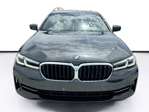 Used 2022 BMW 530i w/ M Sport Package RWD image 2