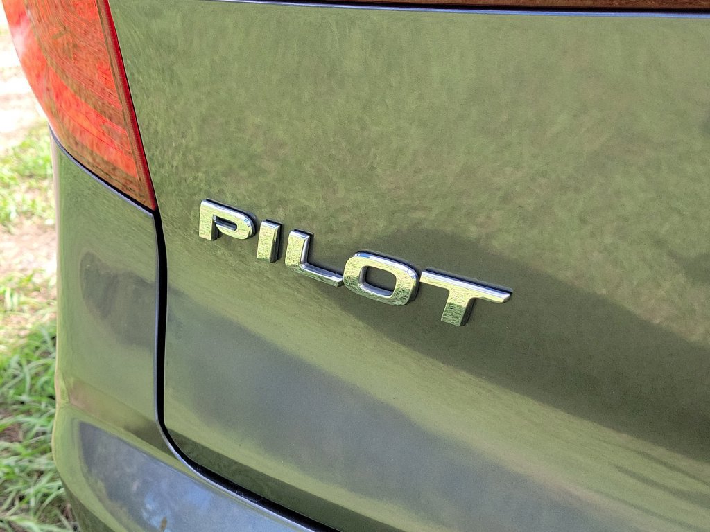 Used 2016 Honda Pilot Touring image 21