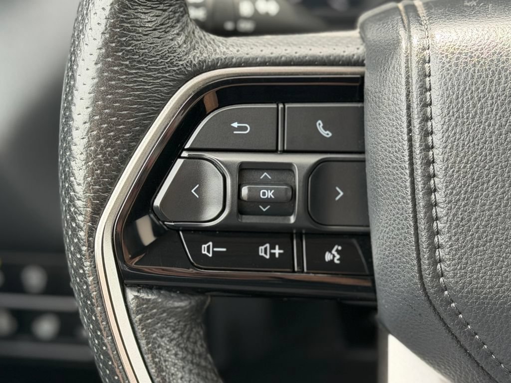 Used 2023 Toyota Tundra Limited w/ Power Package AWD/4WD image 11