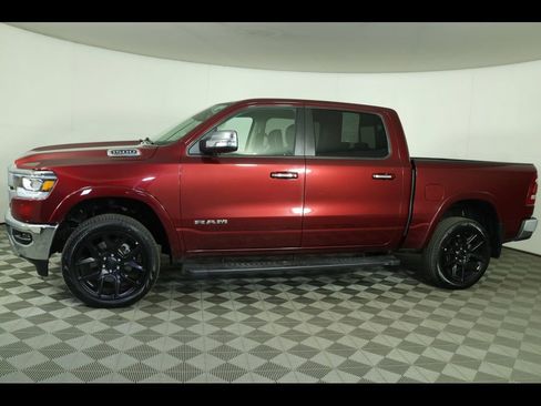 Used 2022 RAM 1500 Laramie AWD/4WD image 15