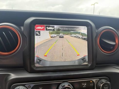 Used 2022 Jeep Gladiator Mojave w/ LED Lighting Group AWD/4WD image 5