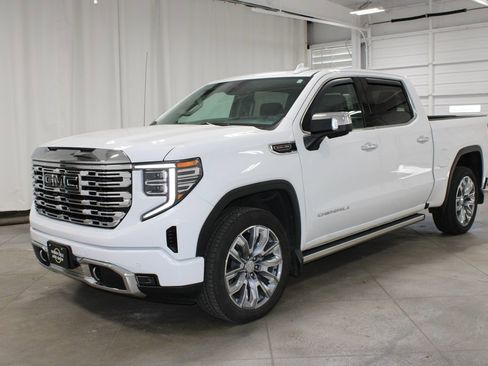 Used 2023 GMC Sierra 1500 Denali w/ Denali Reserve Package AWD/4WD image 4