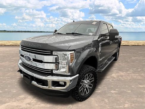 Used 2019 Ford F250 Lariat w/ FX4 Off-Road Package AWD/4WD image 4