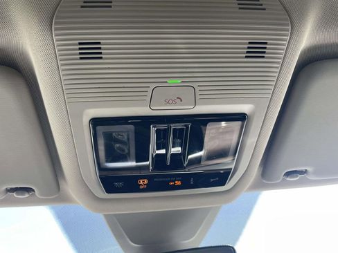 Used 2024 Volkswagen Atlas SEL AWD/4WD image 23