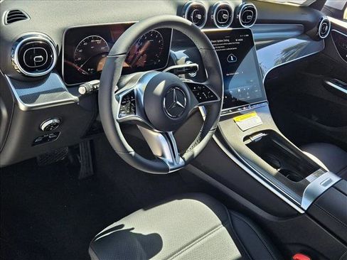 Used 2026 Mercedes-Benz GLC 300 image 3