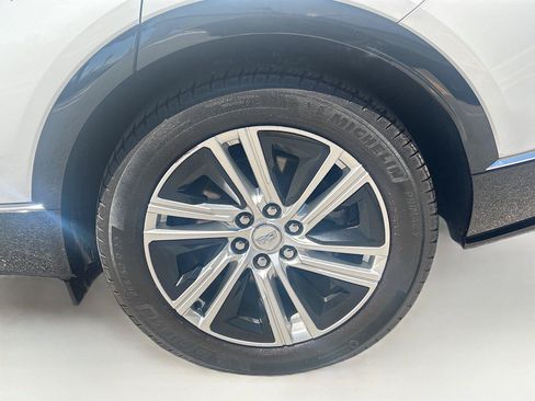Used 2024 Cadillac Lyriq Tech RWD image 31